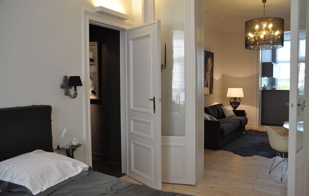 B&B Un Jardin En Ville Saint-Gilles Exterior foto